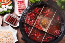 火鍋底料，是一座正在沸騰的“金礦”