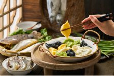 千億鮮餃賽道的生意經(jīng)!現(xiàn)包鮮餃店會(huì)是餃子品類中最有潛力的賽道嗎？餃子品類2022年又會(huì)有哪些新的發(fā)展趨勢(shì)
