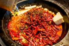 鍋底和蘸料收費(fèi)推動(dòng)了火鍋新發(fā)展？回歸味道意味著什么？