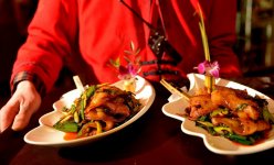 該業(yè)務(wù)模塊通過對海底撈內(nèi)外部資源的整合，形成了“外賣+社群+直播+線上商城”的社區(qū)營運模式
