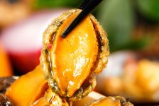 堂食預(yù)制菜，圖他價(jià)格高還是圖他熱得快？
